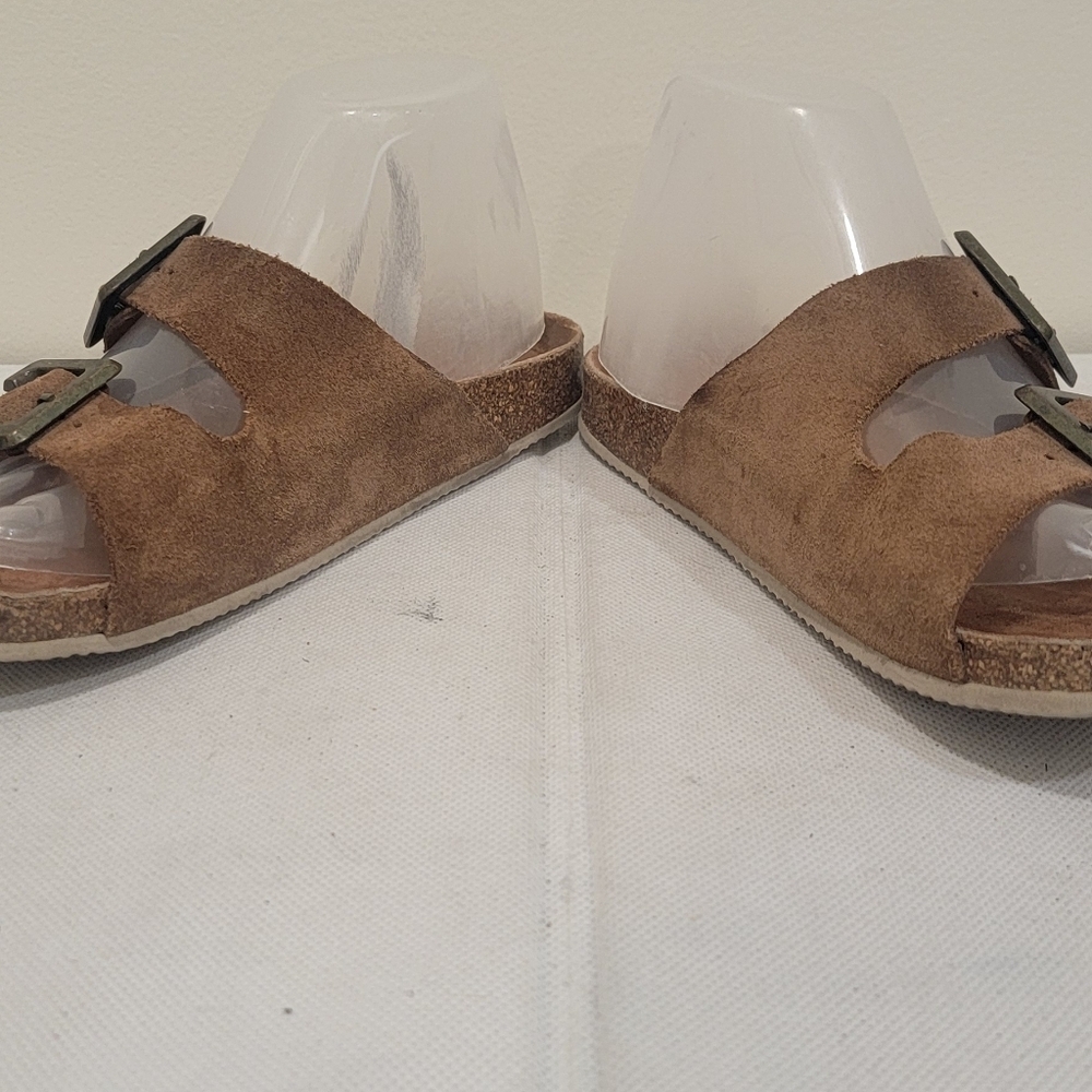 YOKONO LIGHT BROWN SLIDE STYLE SANDALS ( sz 10) - Picture 4 of 6